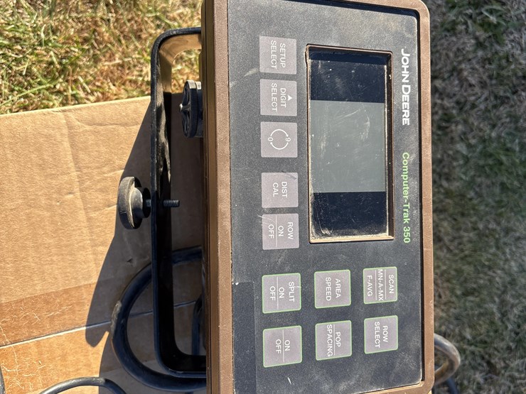 john-deere-350-image-12