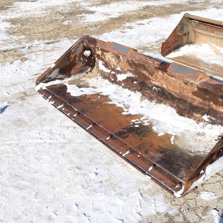#4186 • Skid Steer Bucket
