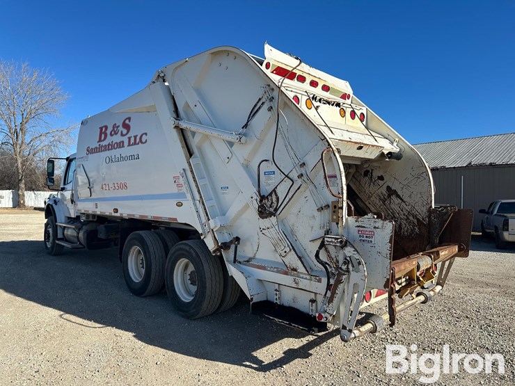 2015-freightliner-m2-106-image-7