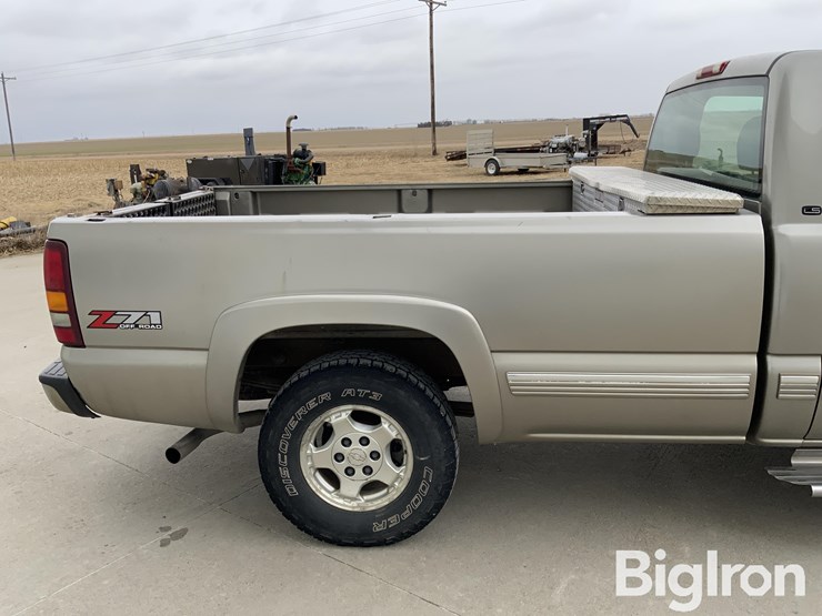 2002-chevrolet-silverado-1500-image-18