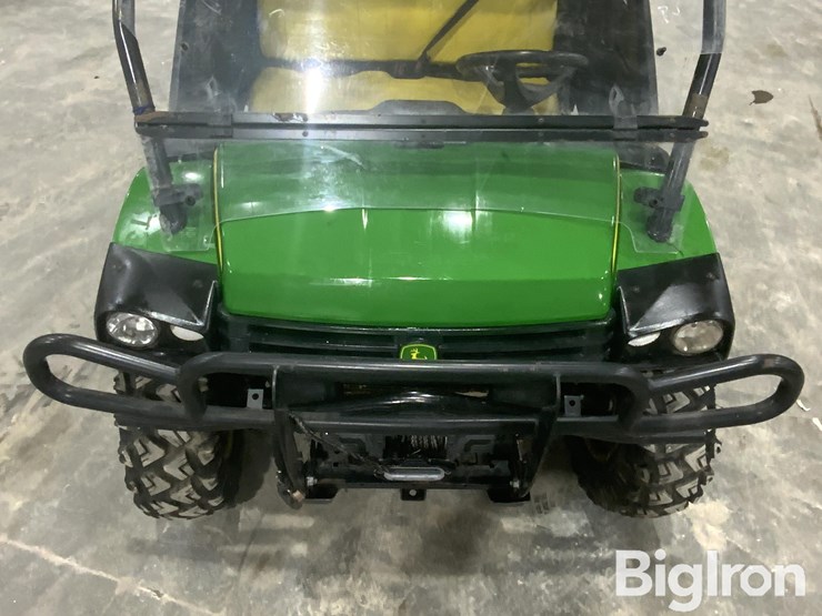 2019-john-deere-gator-image-10