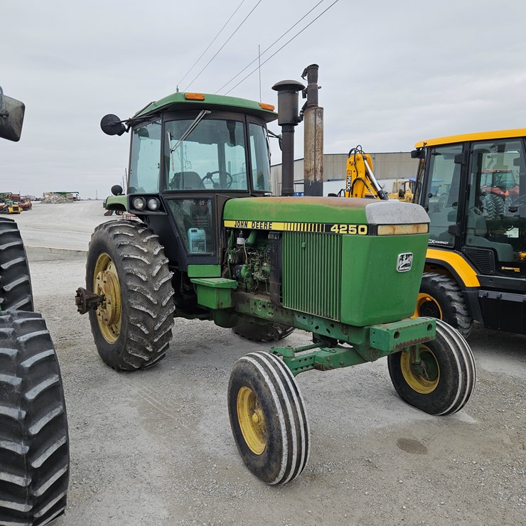 1987 JOHN DEERE 4250