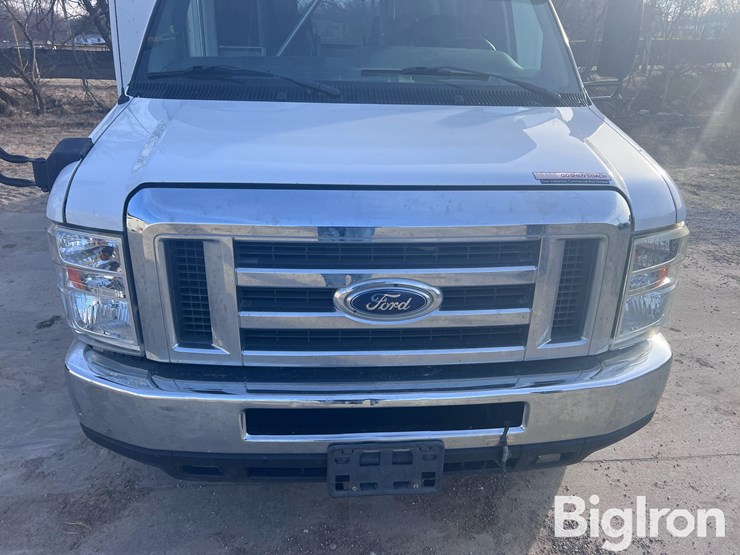 2011-ford-e450-image-19