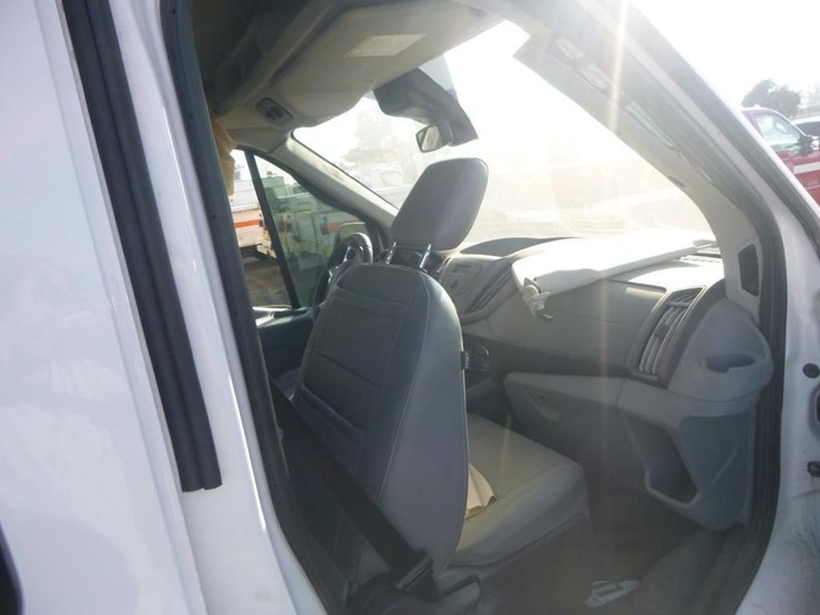 2019-ford-transit-image-11