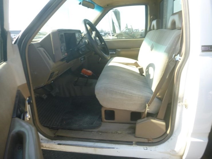 1994-gmc-3500-image-12