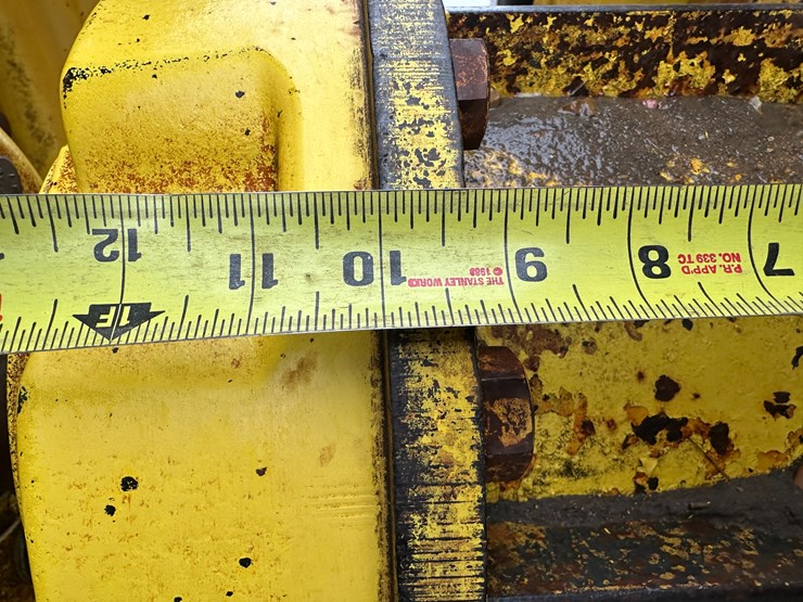 2004-john-deere-8420-image-13