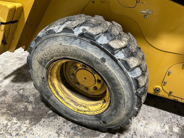 2016-caterpillar-246d-image-13