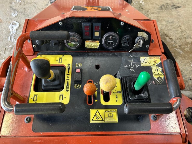 2019-ditch-witch-sk800-image-18