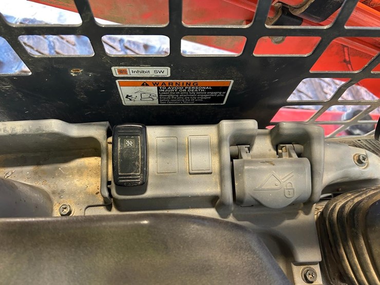 2016-kubota-svl75-2-image-27