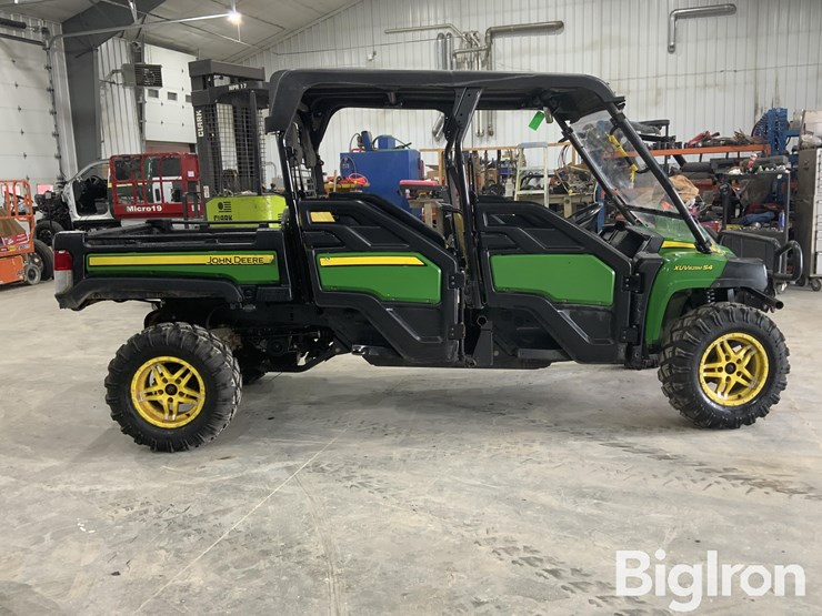 2019-john-deere-gator-image-4