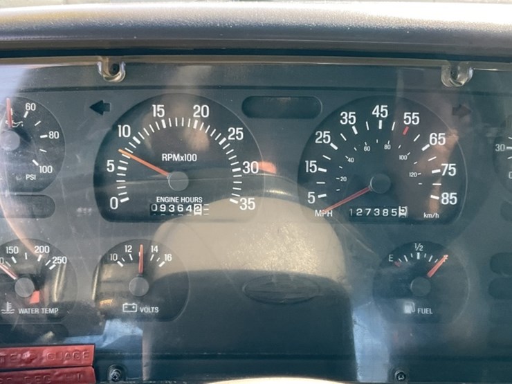 2002-sterling-lt9500-image-27