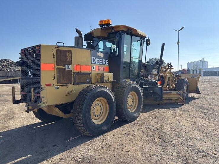 2008-deere-772d-image-3