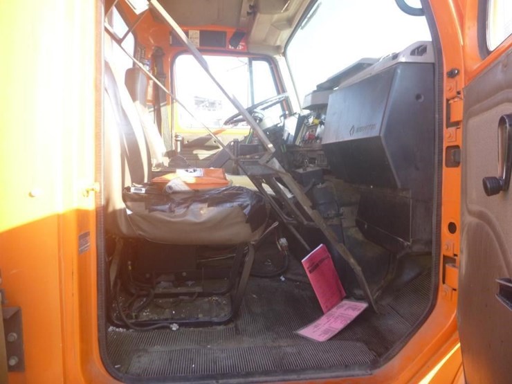 1998-international-4900-image-10