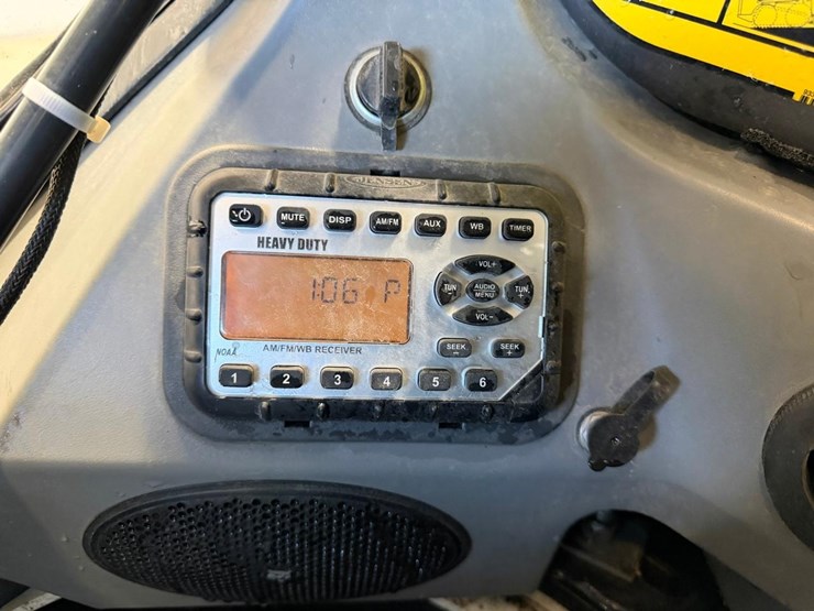 2023-bobcat-t770-image-22