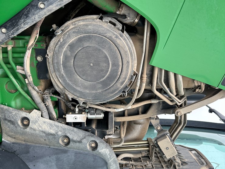 2012-john-deere-8310r-image-38