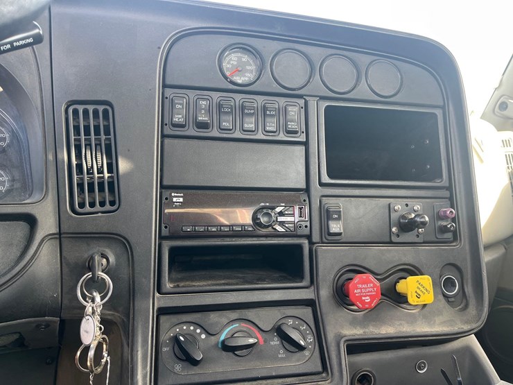 2015-international-prostar-image-48