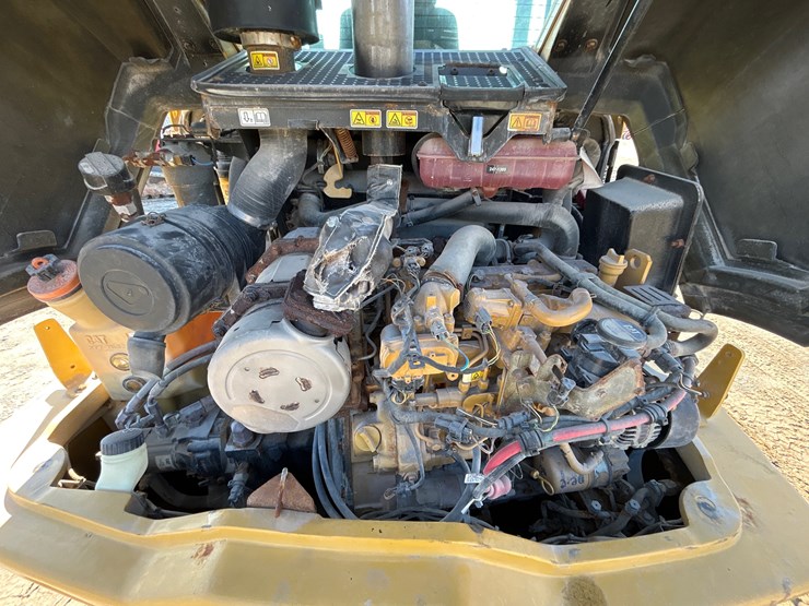 2021-caterpillar-906m-image-13