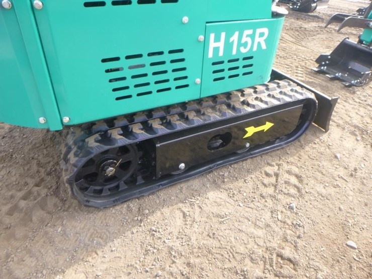 2025-agt-h15r-hydraulic-excavator-image-19