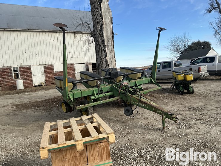 john-deere-7200-image-3