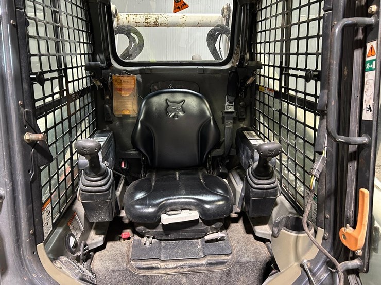 2016-bobcat-t870-image-19