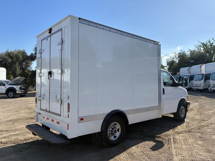 2023-gmc-3500-image-3