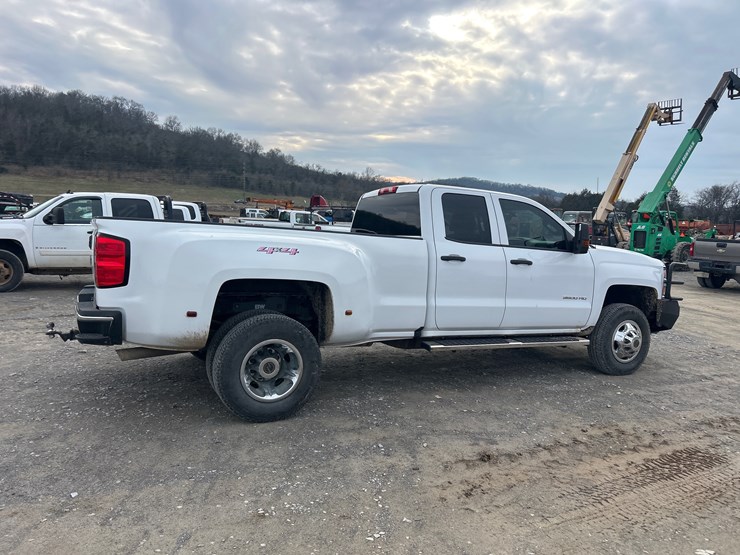 2018-chevrolet-3500-image-5