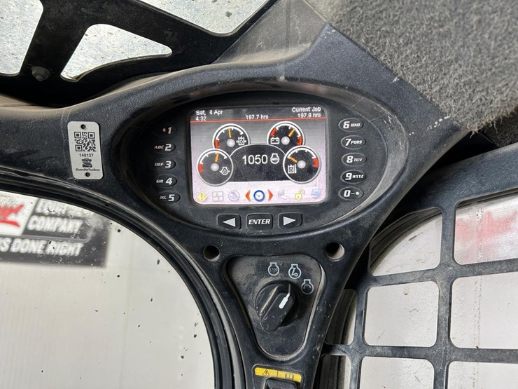 2023-bobcat-t770-image-26