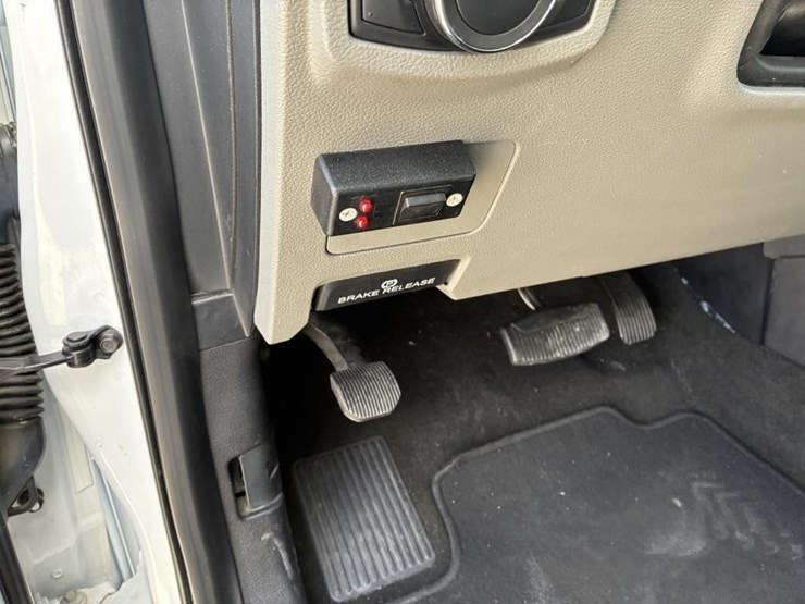 2017-ford-f550-xlt-image-16