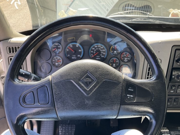 2010-international-7600-image-26