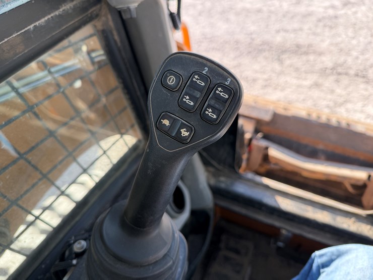 2022-case-tr310b-image-9