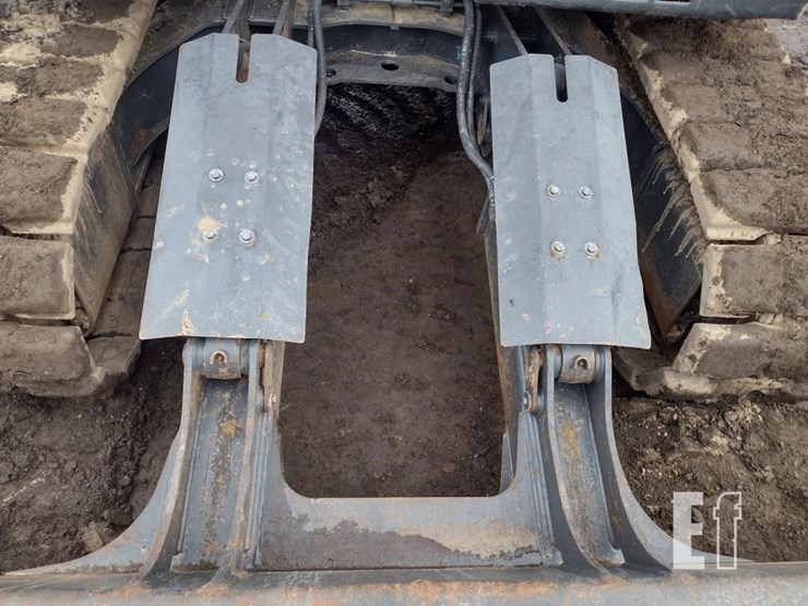 case-cx145d-msr-image-23