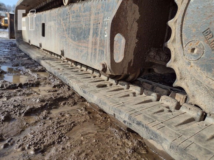 2013-deere-35d-image-30