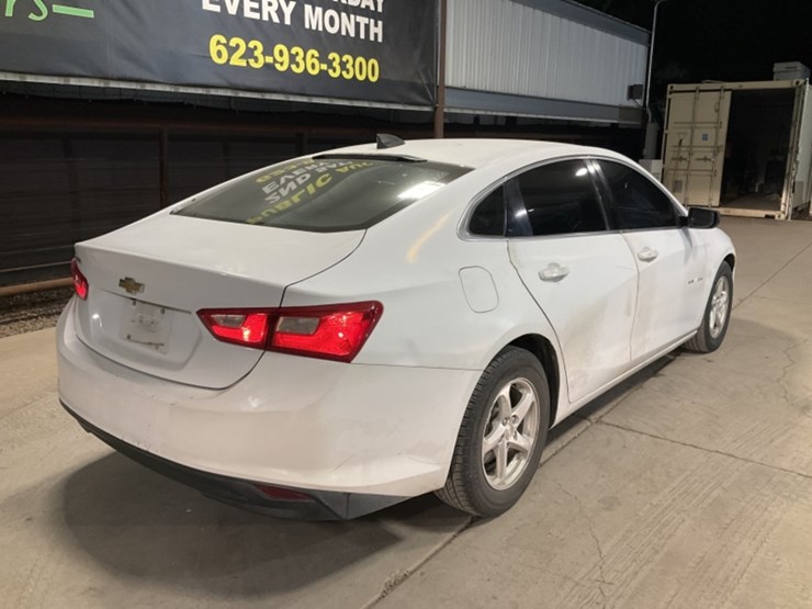 2017-chevrolet-malibu-ls-sdn-image-7