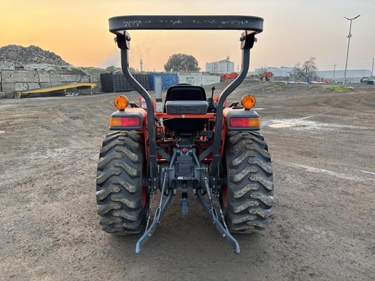 2018-kubota-l2501d-image-8