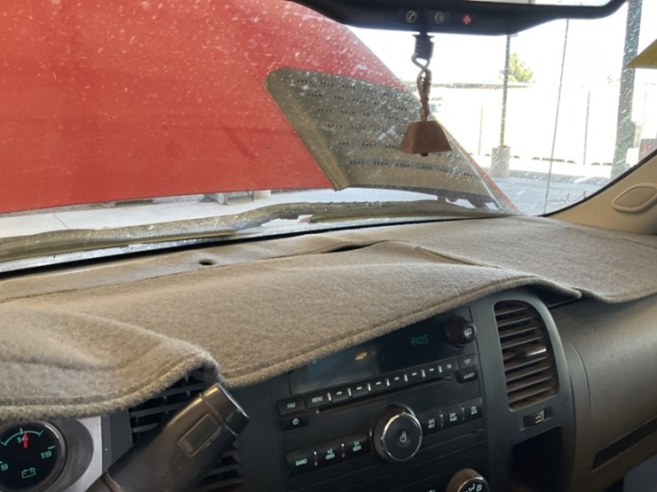 2012-chevrolet-silverado-2500-image-19