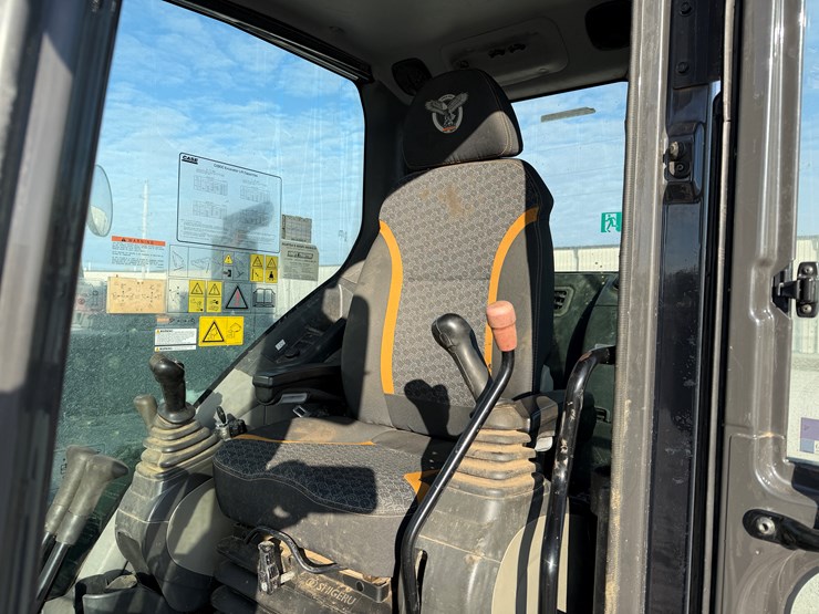 2019-case-cx80c-image-18