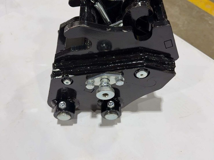 sdlanch-mini-excavator-quick-attach-image-3