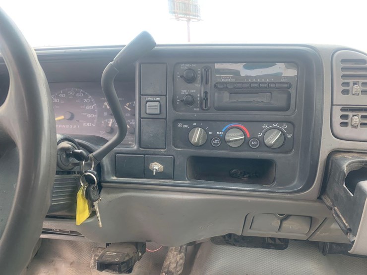 1999-chevrolet-3500-image-17