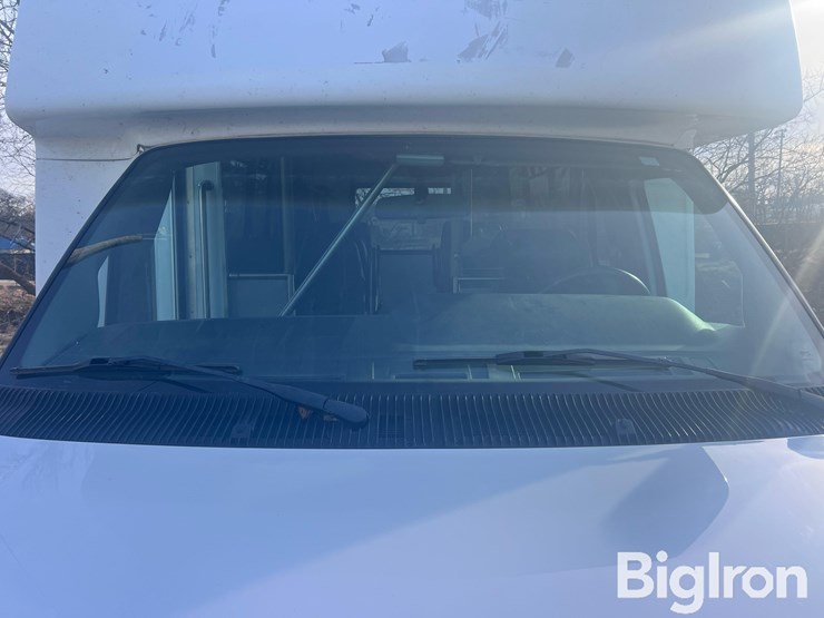 2011-ford-e450-image-20