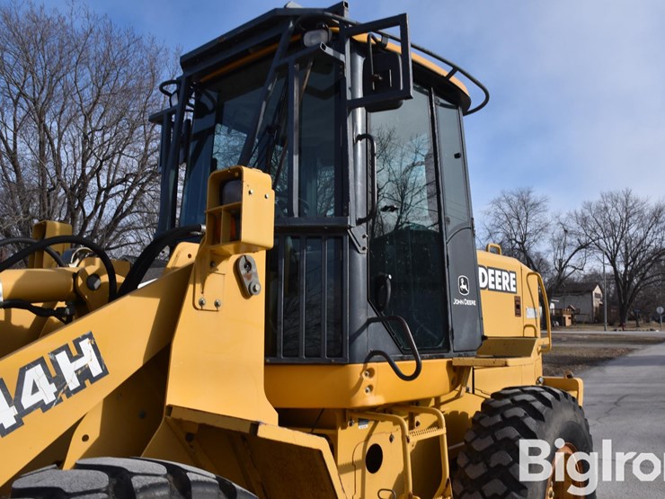 2003-john-deere-444h-image-13