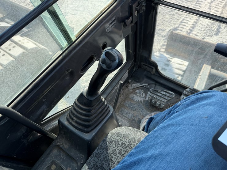 2019-case-cx57c-image-20