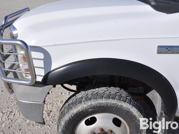 2005-ford-f350-image-15