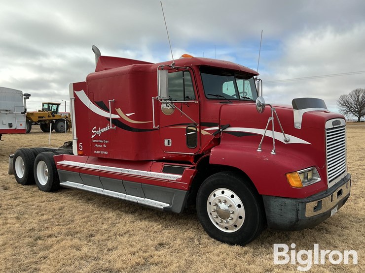 1995-freightliner-fld112-image-2