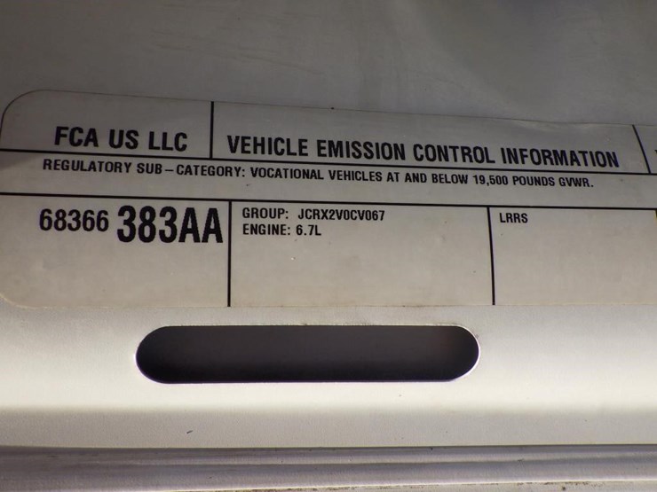 2018-ram-5500-crew-cab-flatbed-truck-image-12