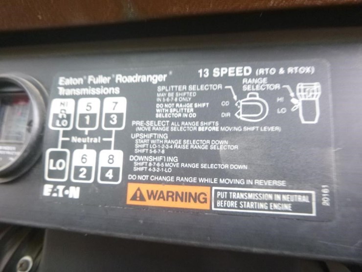 1990-international-9300-image-13