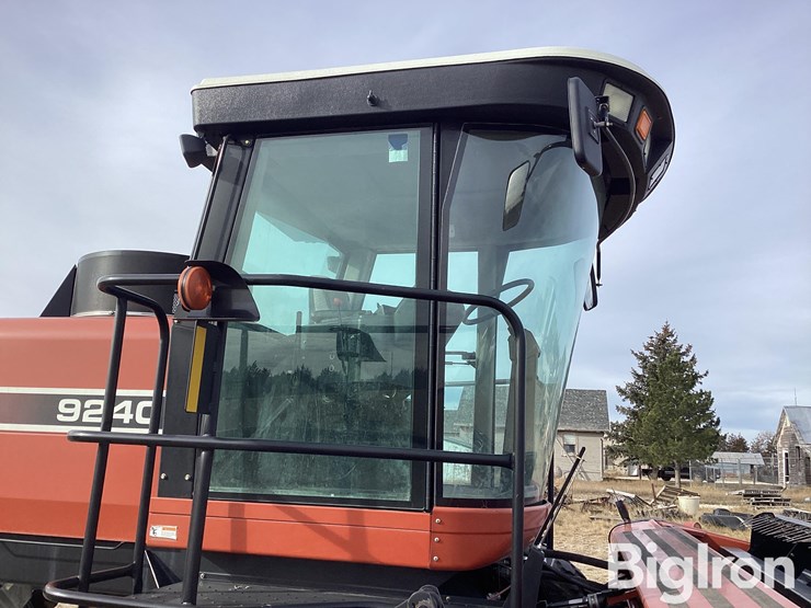 2005-hesston-9240-image-18