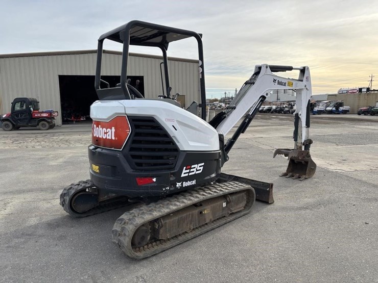 2021-bobcat-e35-image-3