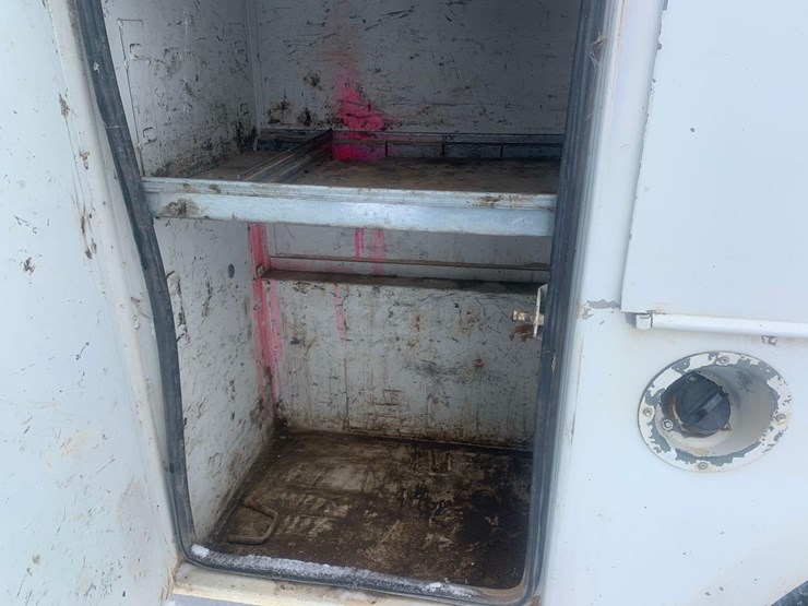 1999-chevrolet-3500-image-23