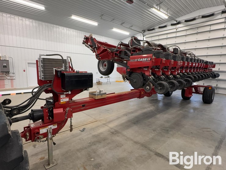2012-case-ih-1240-image-9