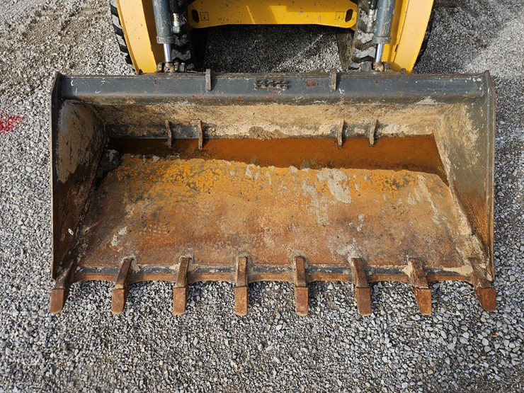 2017-gehl-rt175-image-3